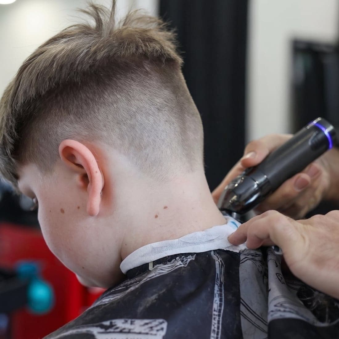 Coupe d'enfant à l'Atelier